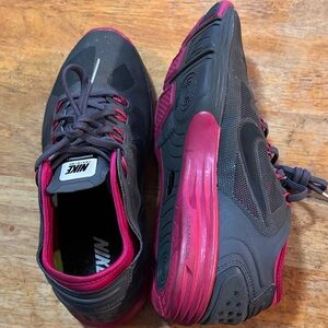 Nike Women's Charcoal and Magenta Athletic Shoes